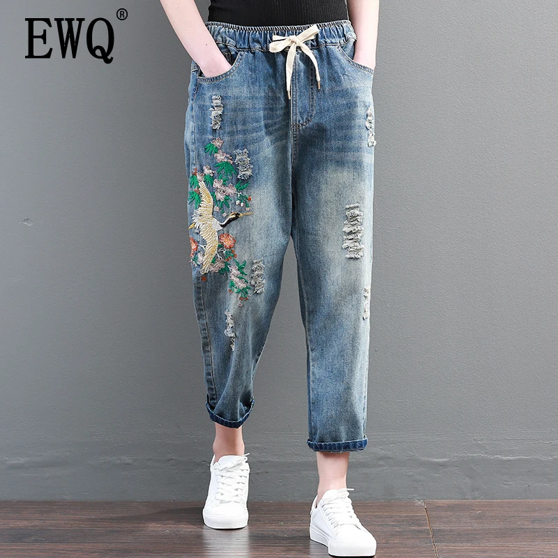 

[EWQ] 2019 New Summer Autumn Jeans Blue Elastic Waist Embroidery Hole Loose Denim Calf-length Harem Pants Women Fashion QC685