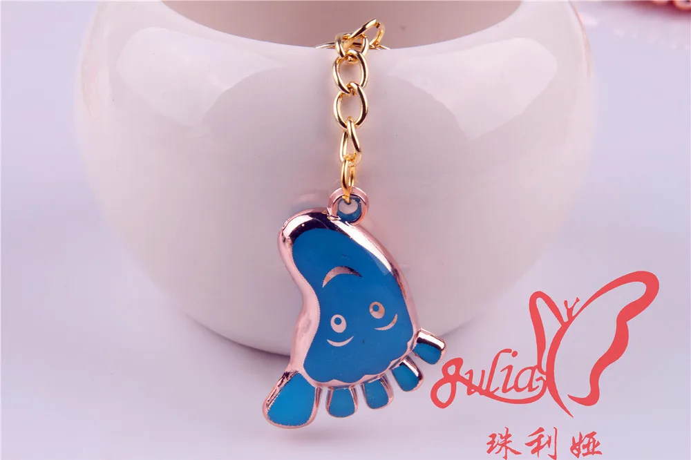 

FREE shipping by FEDEX 500pcs/lot Foot Shaped Keychains with Smily Face Keyrings for Gifts
