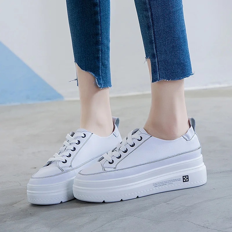 Yiluan/Новинка года; сезон весна; маленькие белые кроссовки из натуральной кожи; оригинальная женская обувь для учащихся; белая женская обувь