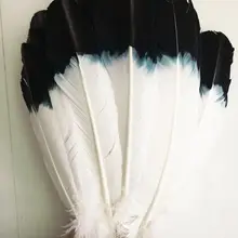 Новые опт 10 шт красивые окрашенные черные и белые перья индейки 25 до 30 см перо одежда/украшение для головных уборов