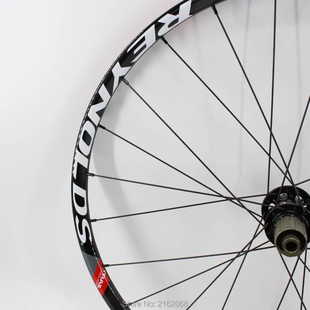 Perfect New 26 27.5 29er clincher rim Mountain bike 3K full carbon fibre disc brake bicycle carbon wheelset Thru Axle hubs MTB Free ship 6 Perfect New 26 27.5 29er clincher rim Mountain bike 3K full carbon fibre disc brake bicycle carbon wheelset Thru Axle hubs MTB Free ship 6