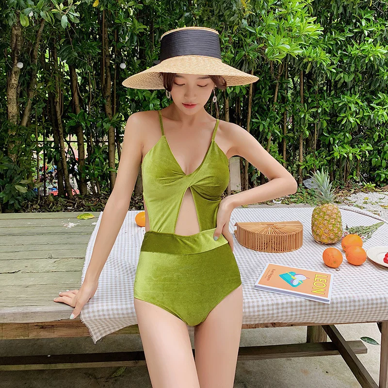

Bikini Monokini 2019 One Peice Swimsuit Women For Girls Fused Small Breasts New Sexy Female Animal Polyester Women Swimsuit