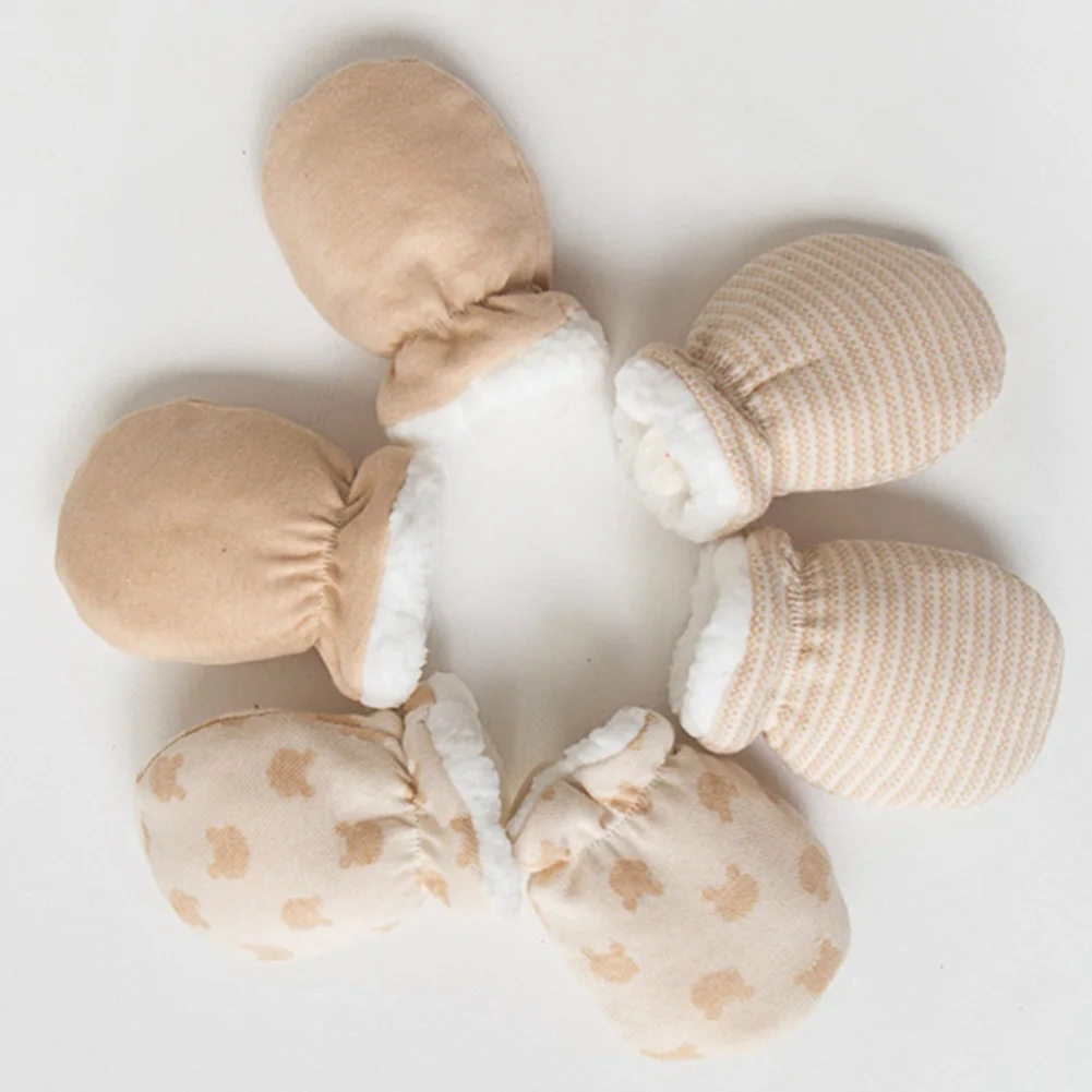 Перчатки для новорожденных; подарок для малышей; милые Нескользящие рукавицы; Теплые Зимние флисовые перчатки для мальчиков и девочек