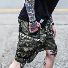 Повседневные уличные мужские шорты с камуфляжным принтом в виде листьев; летние шорты в стиле милитари; модные пляжные шорты до колена в стиле хип-хоп