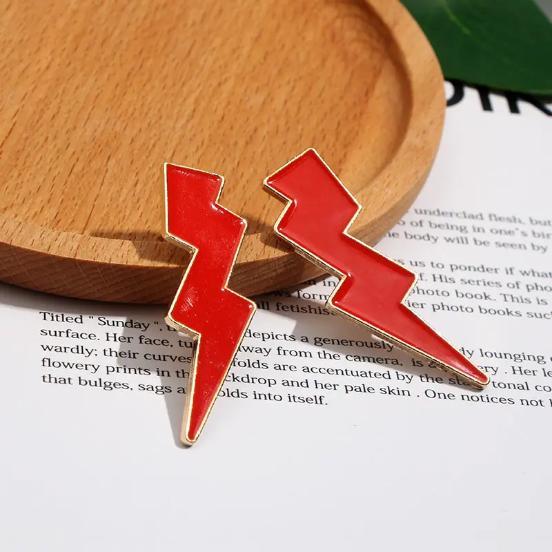 

JUST FEEL New Punk Multicolor Lightning Stud Earring For Women Girl Geometric Punk Studs Earrings Statement Jewelry Pendientes
