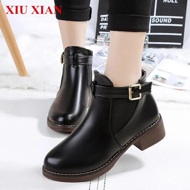 

2016 New Autumn and Winter Women Boot England Style Fashion Casual Female Martin Boots Warm Belt Buckle Short Tube Female Boots