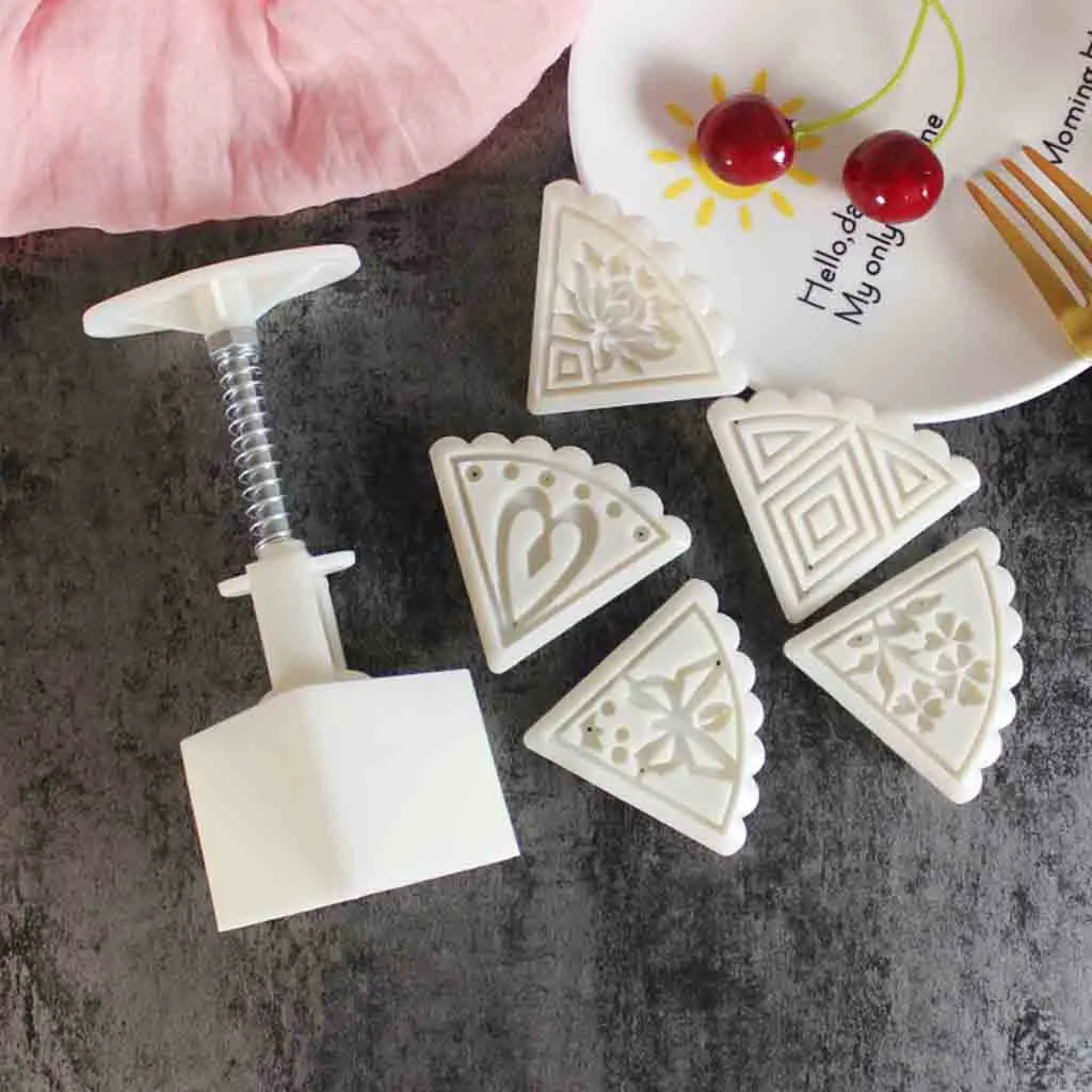 

Moon Cake Mold Cookie 5 Stamps 50g Mid Autumn Festival DIY Manual Press Cuisine Outils Accessoires Home Tool