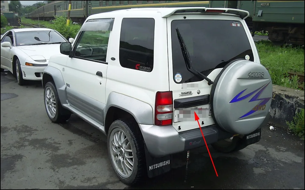 visão traseira para mitsubishi pajero junior mini