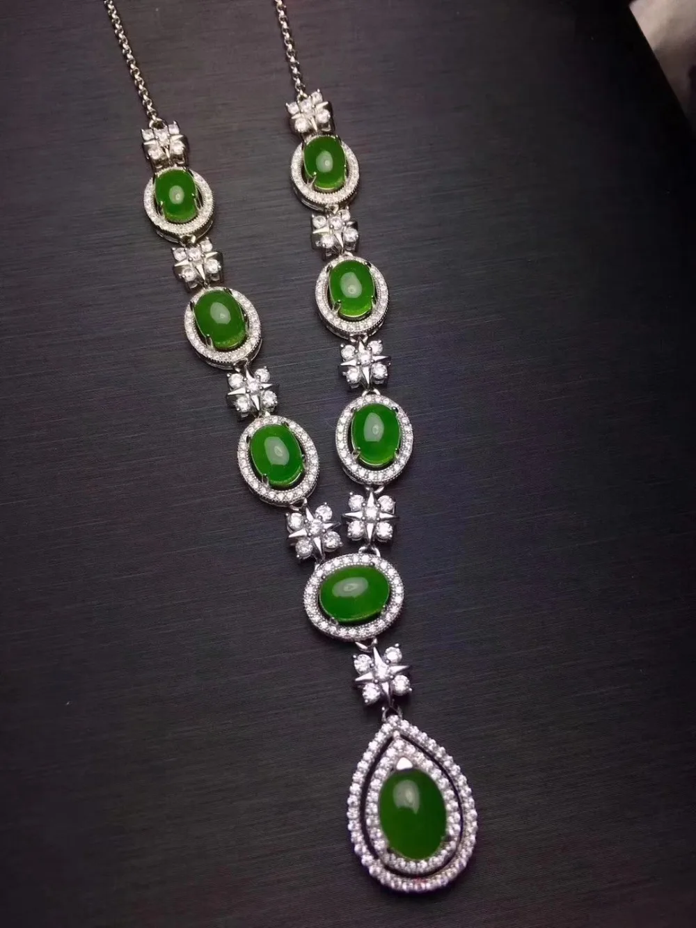 Роскошное ожерелье в виде капли воды клевера из натуральной яшмы зеленого цвета