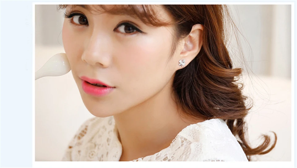 g PISSENLIT Women Jewelry White Rhinestone Stud Earrings pendientes mujer moda 2019 New Silver Clover Wedding Stud Earring brincos