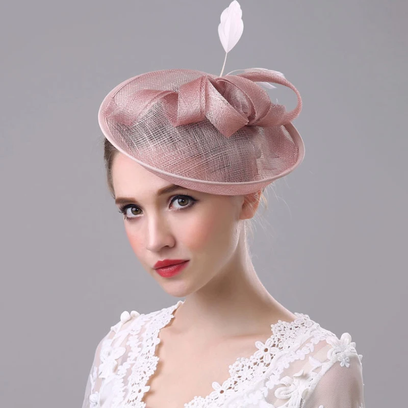 Cappello Derby Fascinator Bianco Avorio (m8): Fascia Per Capelli Ascot Con Treccia Di Crine Di Cavallo/piume - Italia