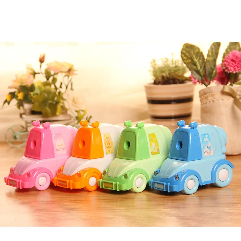 

1pc Plastic car cartoon shape single hole hand-cranked student pencil sharpener pencil sharpener wholesale