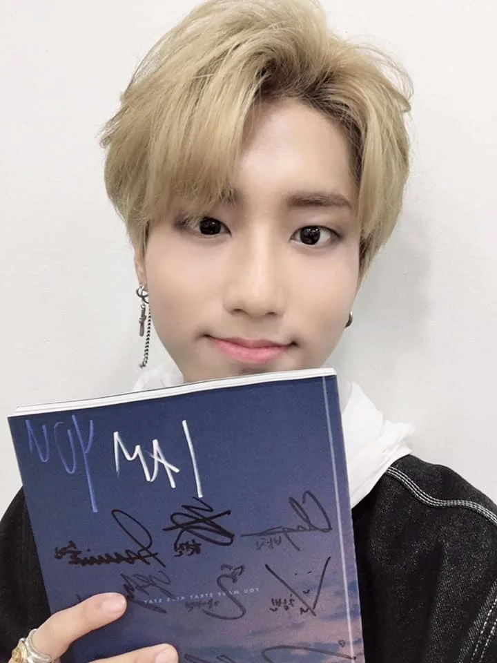 stray kids  I AM YOU 0328201905