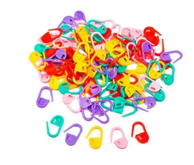 100pcs Mixed Color Mini Kniting Holder Needle Clip Craft Crochet Locking Plastic Mark Hook Kniting Accessories High Quality GYH