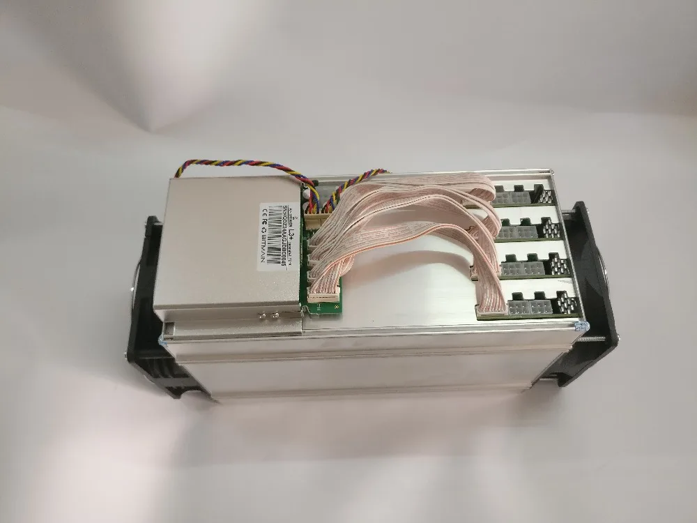 ANTMINER L3+ LTC 504 м(без psu) scrypt шахтерная машина LTC шахтерная машина 504 м 800 Вт на стене лучше чем ANTMINER l3.от битмайнер