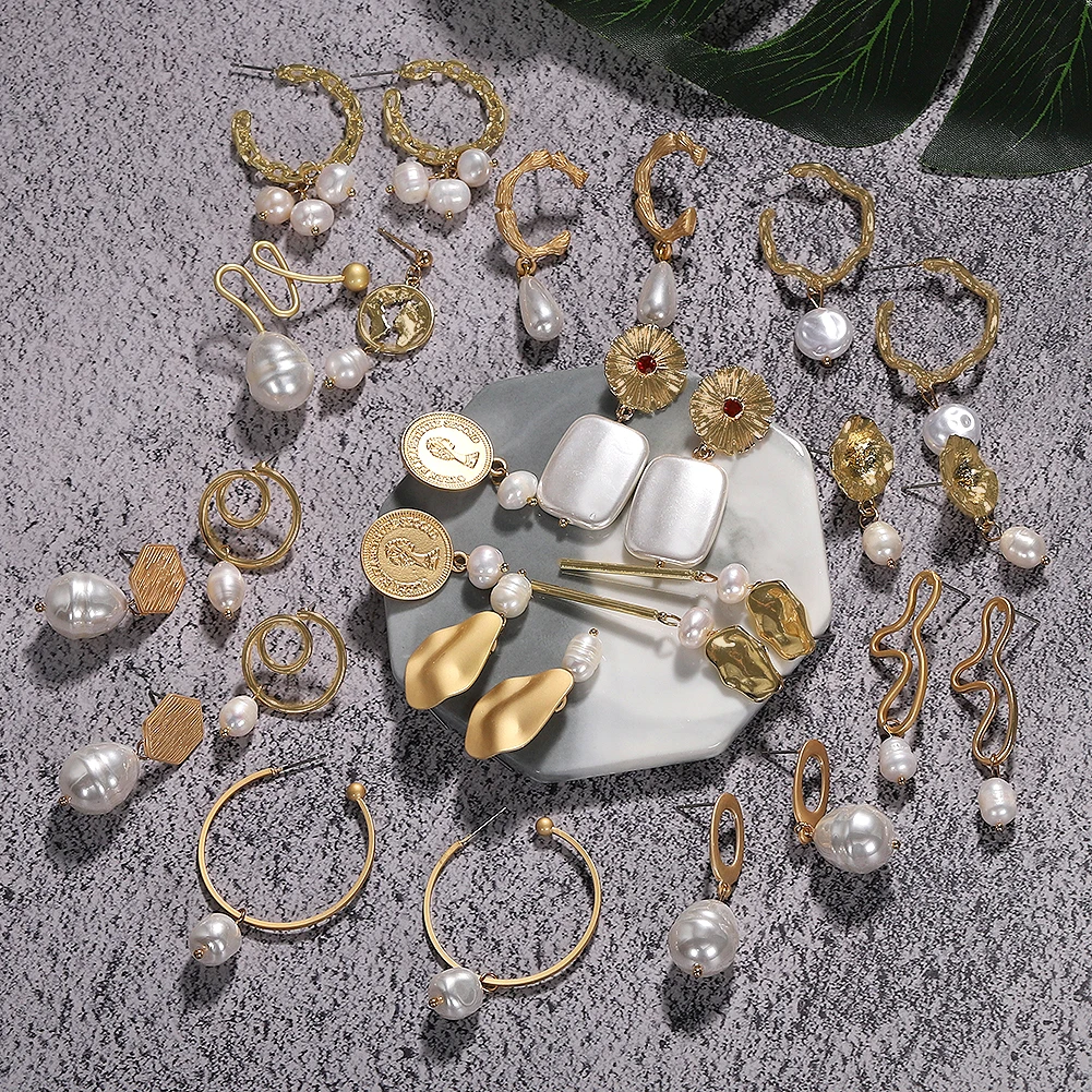 

Korean Metal Geometric Fashion Wedding Dangle Earrings Freshwater Pearl Special Hollow Earrings for Women Banquet Party