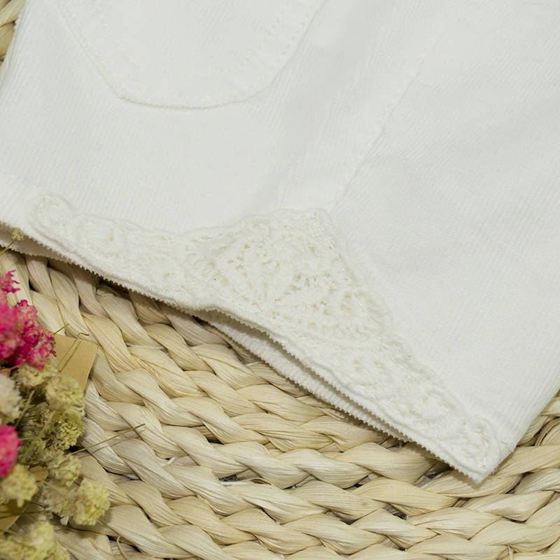 Infant Neonate Pantaloncini di Velluto Neonato Bebe Pantaloni Corti Per Bambini Pantaloncini Bianchi Del Ricamo di Applique di Cotone Morbido Elastico In Vita