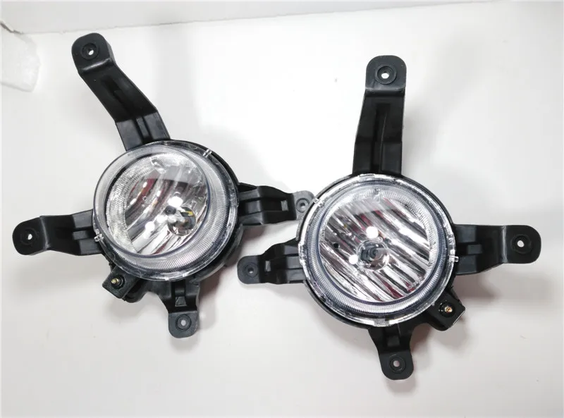 A PAIR LEFT and RIGHT Fog lights for Hyundai IX35 The front fog lamp