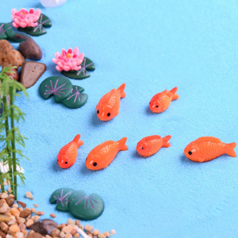 

ZOCDOU 1 Pieces Resin Fake Goldfish Carp Fish Lotus Flower Leaf Culture Pond Model Small Figurine Crafts DIY Desk Home Ornament