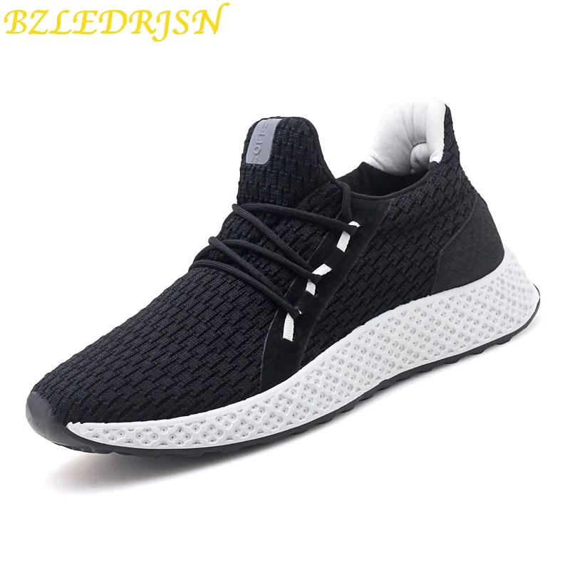 

2019 Spring Athletic Sneakers For Men Breathable Air Mesh Sport Shoes Outdoor Super Light Running Shoes White Black Sock Shoe