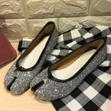 Модные туфли на плоской подошве; вечерние туфли без застежки; свадебные лоферы; повседневная обувь с раздельным носком; женская уличная обувь из натуральной кожи на плоской подошве; большие размеры