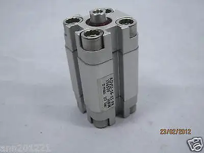 

DHL/EMS 2 LOTS FESTO ADVU-16-15-PA 156509-A2