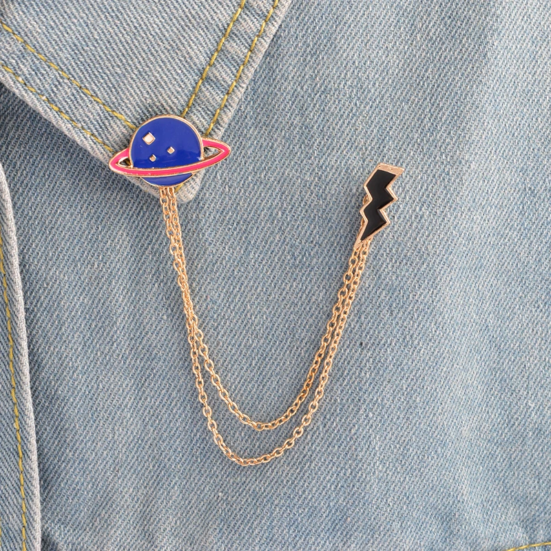 

Planet Lightning Pins Button with Chain Cartoon Metel Enamel Brooch Bag Denim Jacket Collar Lapel Badge Fashion Jewelry Gift