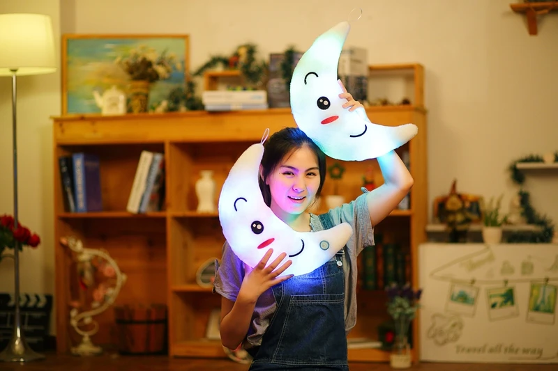 Bonito de Pelúcia Brinquedos de Pelúcia Decoração de Natal Presentes para Crianças Light-up Travesseiro Macio Dormir Pillowhome Meninas Crianças Brinquedos Lua 6 natal presentes para crianças meninas crianças brinquedos