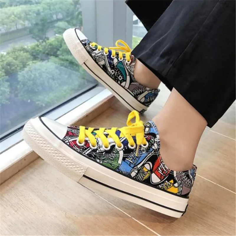 

Spring autumn new low cut breathable canvas shoes men's shoes cartoon graffiti trend casual men sneakers shoes zapatos hombre