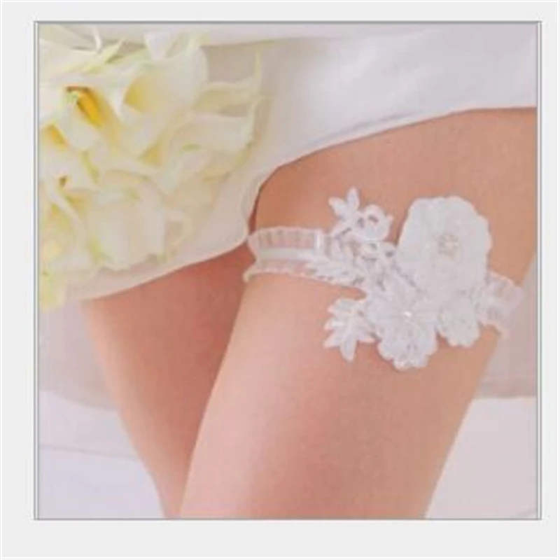 

Free Shipping Casamento Personalise White Flower Bridal Garter Wedding Garter With Bowknot Bridal Accessories Supplies