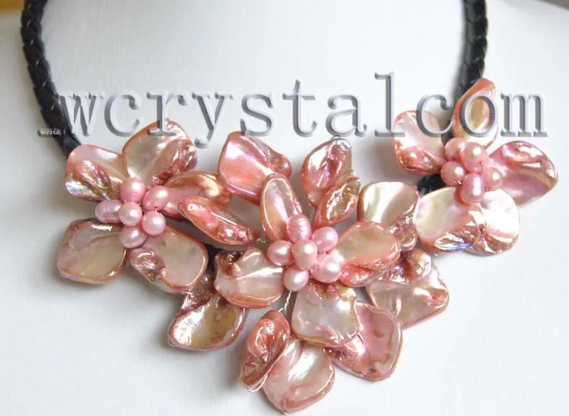 Хорошее розовое ожерелье в стиле барокко с культивированным жемчугом и тремя цветами