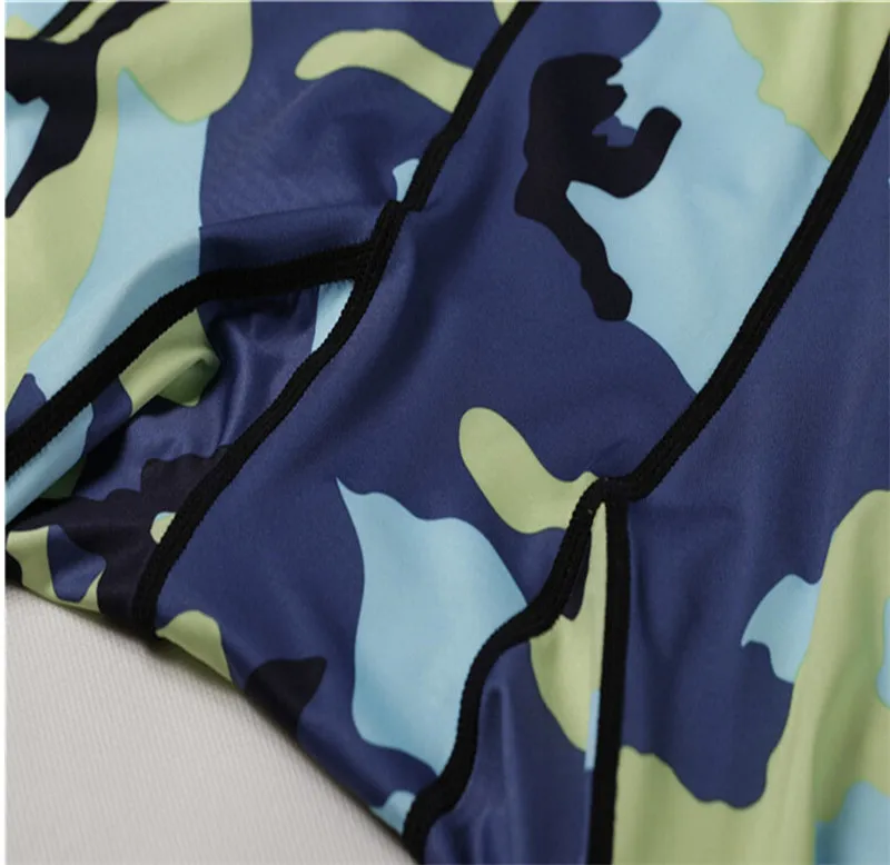 3893550148_2090077845