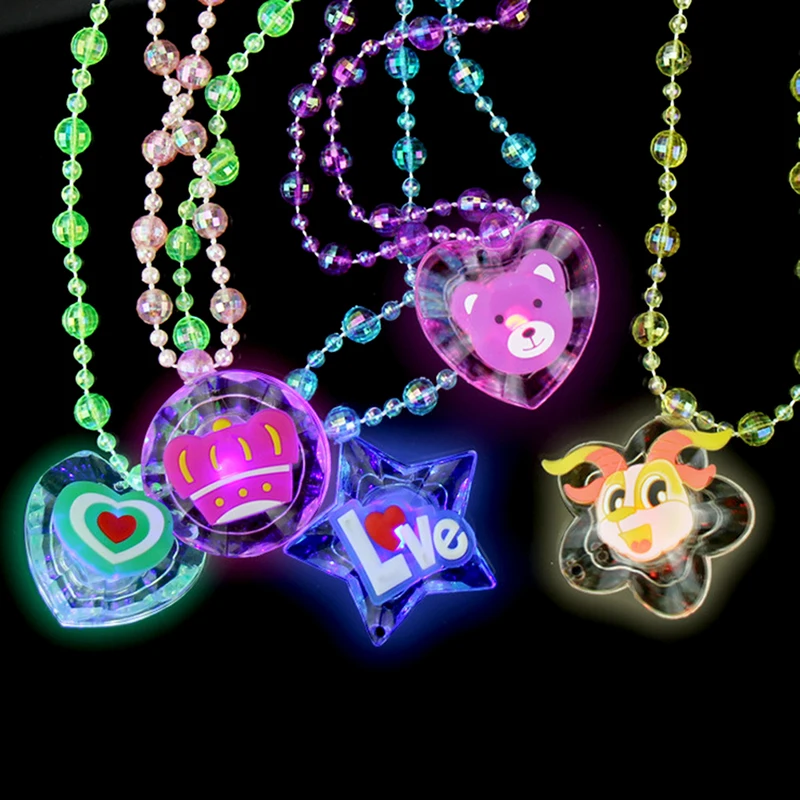 

Color Random Transparent Flash Necklace Cartoon Glow Necklace Toy Gift Sons Party Birthday Gathering