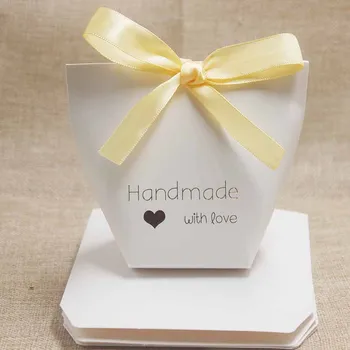 

20pcs New Style Merry Christmas&Happy New Year Gift Box Halloween Festival Mothers' Day Cute Gift Box and Wedding Candy Box