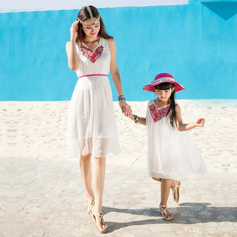 New-2017-Summer-mother-daughter-dresses-Family-Matching-clothes-Solid-Dress-Family-Holiday-Clothing-family-look (2)