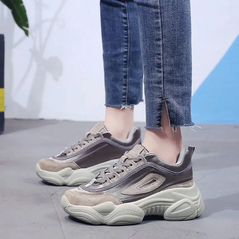 

Women's Chunky Sneakers Shoes 2019 Fashion Woman Platform Shoes Lace Up White Sneakers Womens Trainers