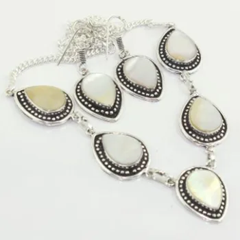 

Mother Of Pearls Necklace Earing Silver Overlay over Copper, 48cm , N3129