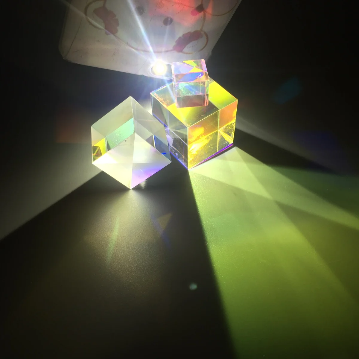 Color combination prism 25MM * 25MM * 25MM optical experiment teaching