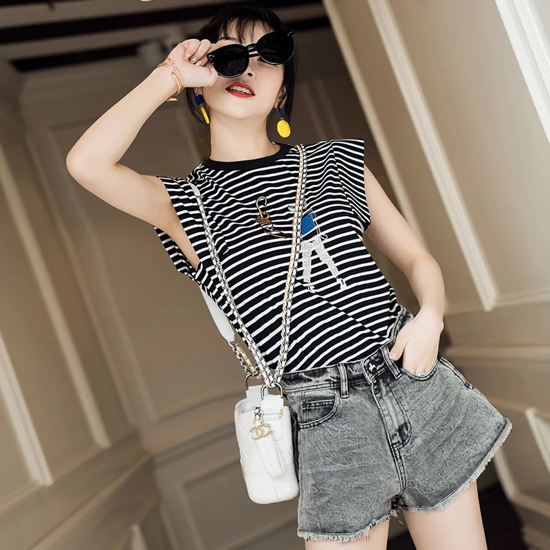 

Shorts Set Summer Woman 2019 New Fashion Loose All Matched Stripes Embroidered T-Shirt Top + Denim Shorts Suit Two Piece Set