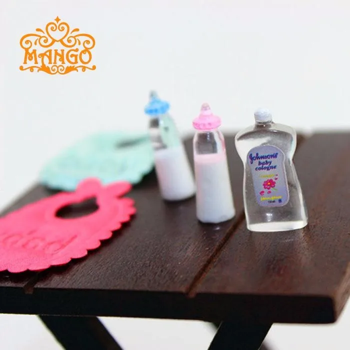 Dollhouse Bib Feeding-Bottle Body Wash Set 1:12 Scale Miniature Accessories