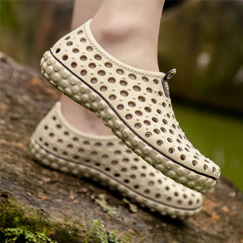 2019  Men's Summer Hollow Out Breathable Beach Sandals Casual Outdoor Slippers terlik Mans footwear 40JA2917