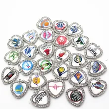 Mélanger 30 pièces Différentes Cristal Coeur Basket Ball Équipe Breloques collier à faire soi même Pendentifs Bijoux Sports Suspendus bijoux à breloques 