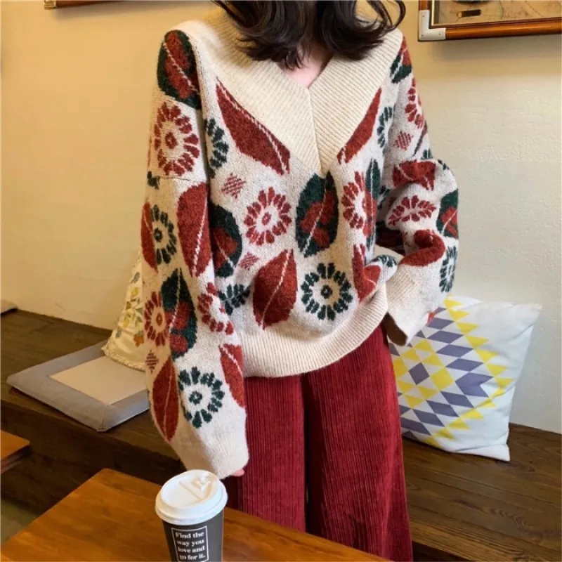 Sweater female autumn and winter new Korean version of the loose wild pullover sweater women's fashion casual V-neck sweater