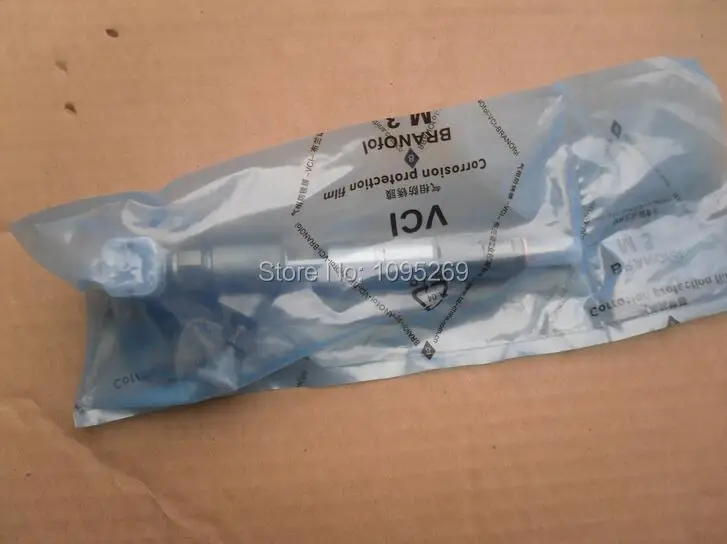 

Common rail fuel injector 0445110623