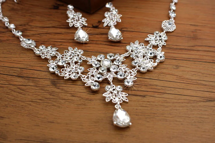 Crown famous brand 3 pieces Headwear + earrings + necklace bride  Crystal Crown headdress jewelry sets Korean wedding girlfriend gift (3)