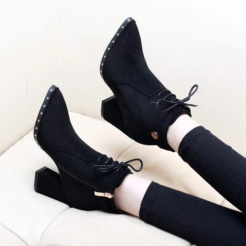 Женская обувь на высоком каблуке с острым носком; Ботинки martin; женские ботинки; однотонная женская повседневная обувь на шнуровке; удобная Осенняя обувь; CH-A0110