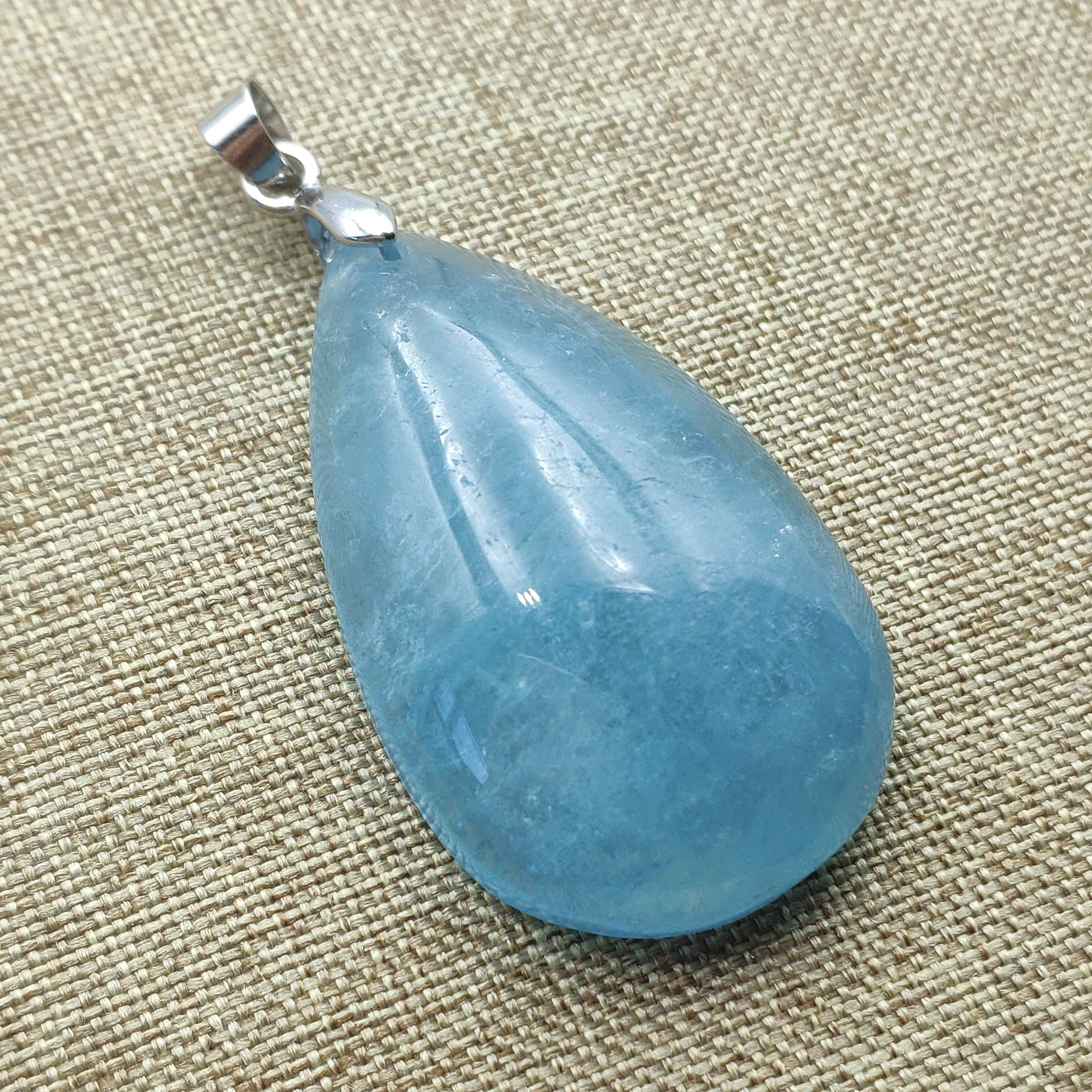 

Natural Blue Ice Aquamarine Crystal For Women Man Pendant Lucky 35x22x9mm Clear Stone Fashion Necklace Pendant AAAAA