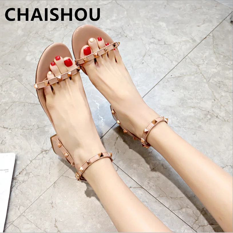 CHAISHOU Shoes Women 2019 Summer New Women's chunky sandals Roman round head with solid studded women's sandals B-426