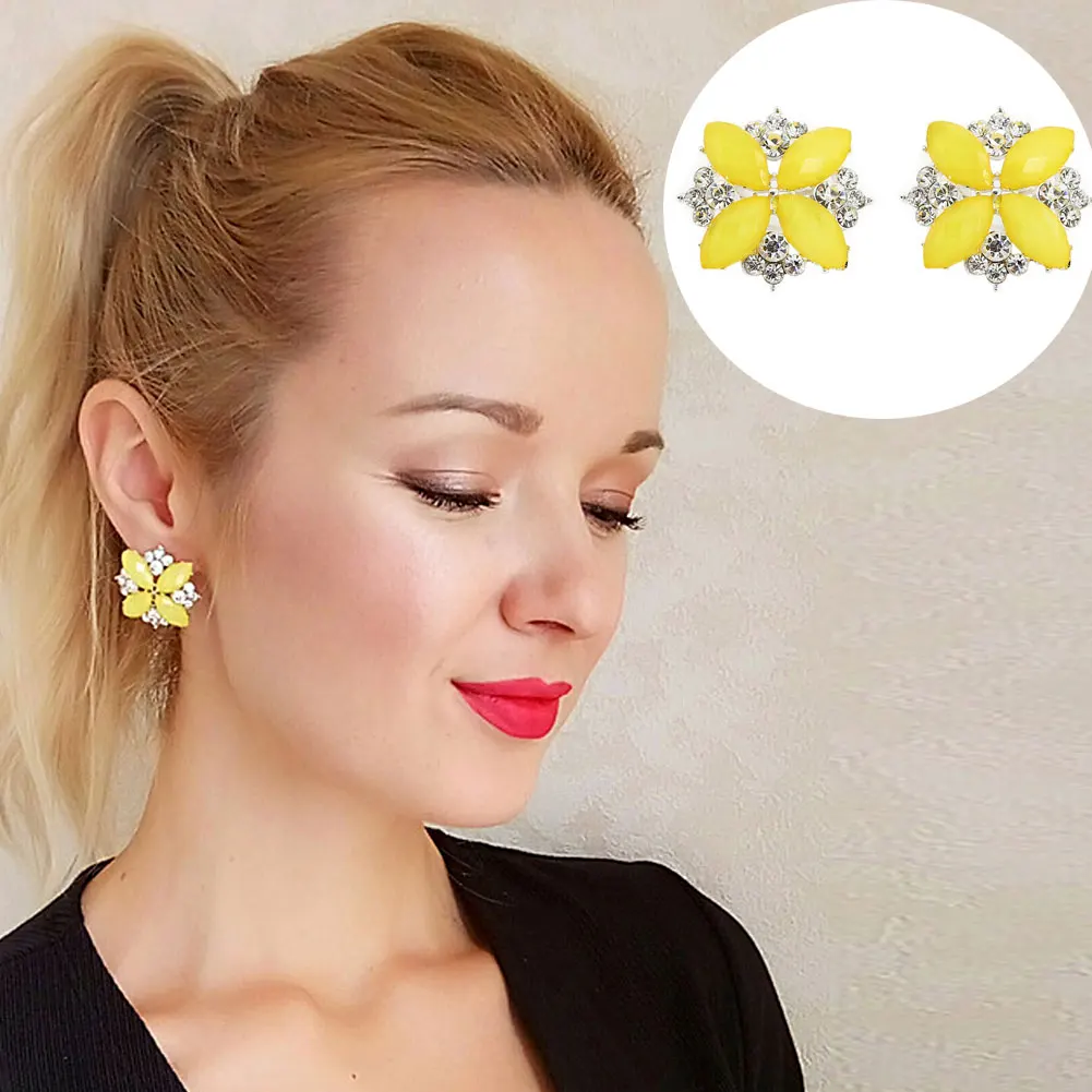 

TrinketSea New Design Women Vintage Stud Earrings Fashion Jewelry Zinc Alloy Shining Crystal Flower EarringsWholesale Jewelry