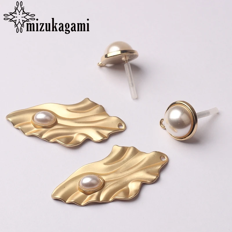 

Zinc Alloy Charms Golden Leaves Shape Charms Base Earrings Connector 6pcs/lot For DIY Fashion Earrings Making Accessories